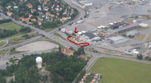 Flygbild över infarten till Stockholms Flygklubb